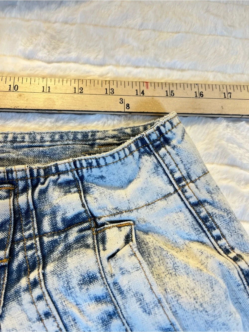 Vintage 90s Acid Wash Denim Shorts Pleated High Waisted Y2K Grunge Festival 34